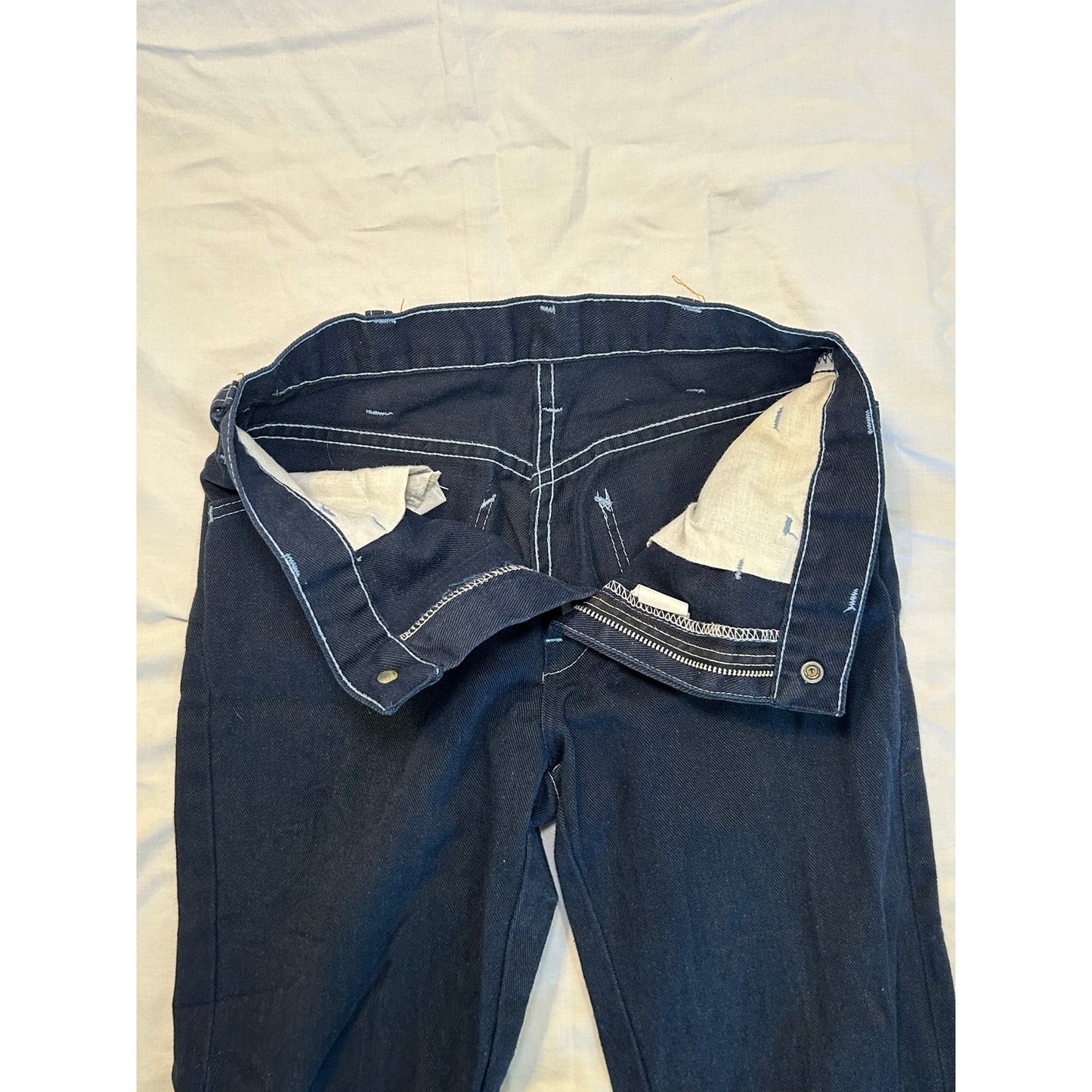Midnight Flare: Women’s Size 0 Jeans with Modern Stitching