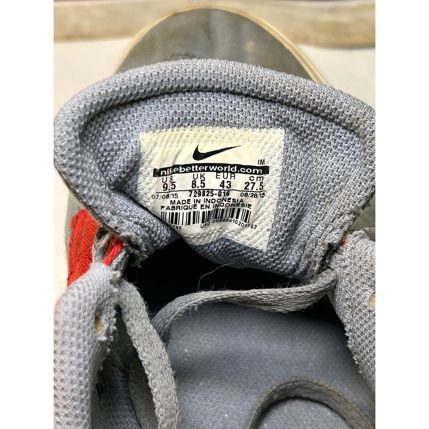 Vintage Nike Mens SB Clutch Gray and Red Running Shoes Lace Up Low Top US Size 9.5